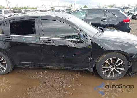 2014 Chrysler 200 Touring z USA, uszkodzony, nr VIN 1C3CCBBG2EN120150